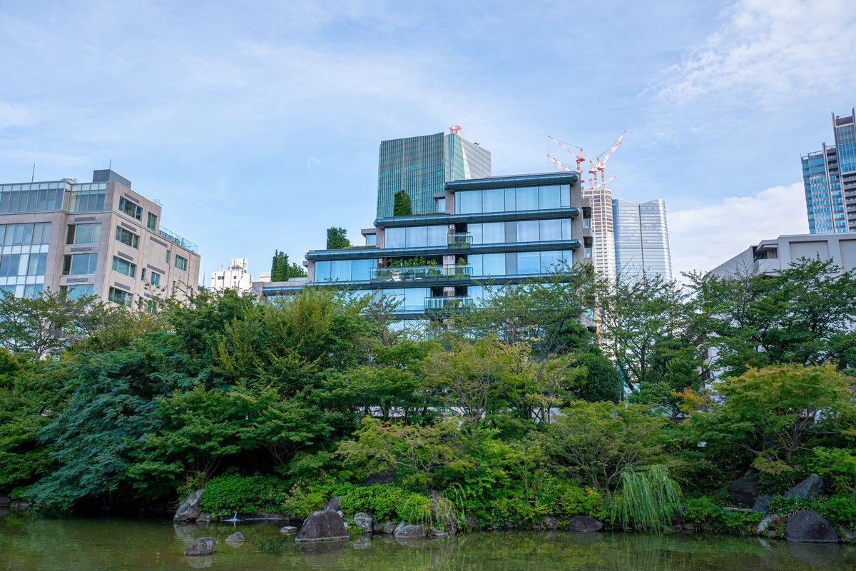 mansionsuk's tweet photo. パークマンション檜町公園
トップofトップofトップの低層マンションですね。窓面の豊かさは勿論ですが1枚1枚が大きいのが本当に贅沢ですね。。隣にこれを超えるのが出てきそうですがそれまでは天下が続くのかな？ https://t.co/bmpwqUibEC