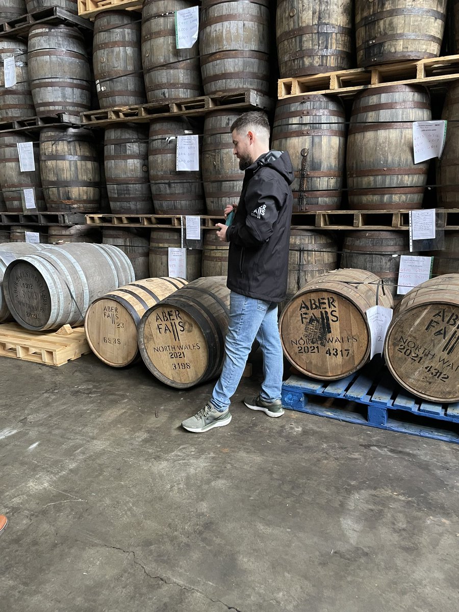 1_womans_whisky's tweet photo. Thanks to the team at Aber Falls for a great warehouse tour and cask sampling.
#sundaydrams #aberfallls #welshwhisky https://t.co/qSvhWOVhOe