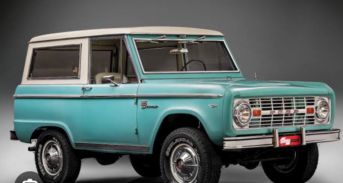 jeva665's tweet photo. Mis gustan cambiaron tanto de viejo! Ahora sueño en tener una Bronco antigua https://t.co/vOHm4rlsqG