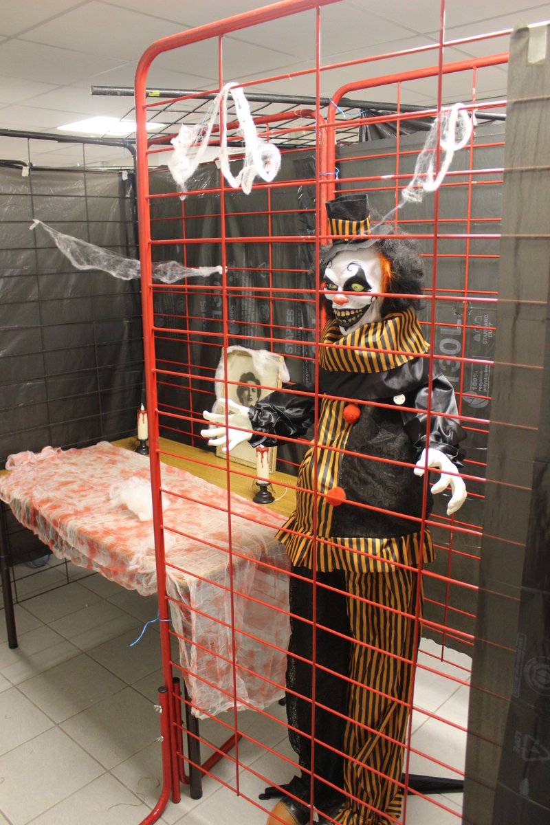 ChristNavarre's tweet photo. Merci à @Gifi_france pour vos produits d'#Halloween qui ont bien fait peur aux enfants dans notre couloir de la peur lors de la journée Halloween du Comité des loisirs. 
#GIFIGUERET #GIFILIMOGES #GIFIMONTLUCON #GIFICHATEAUROUX
#SAINT_SULPICE_LE_GUERETOIS https://t.co/GxqFlp48LI