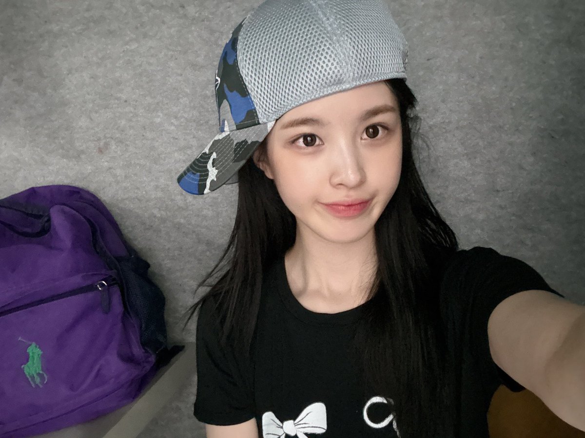 우리 재희는 아주 유명한 힙합전사임 ...