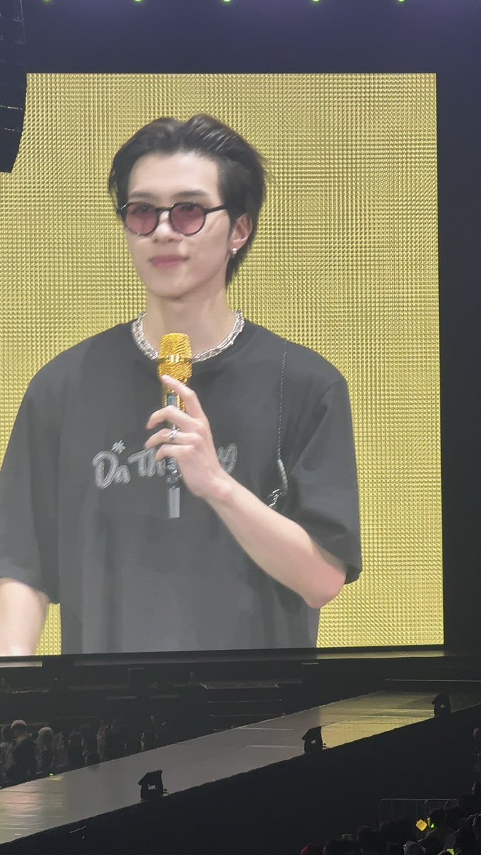 nongemiliko's tweet photo. 😭😭😭😭 หล่อจังวะ
#WayV #Hendery
#WayV_ONTHEWay_inBKK
#WayV_ONTHEWay_in_BANGKOK
#WayV_ONTHEWay_in_BANGKOK_Day2 https://t.co/f0FtSoN38G