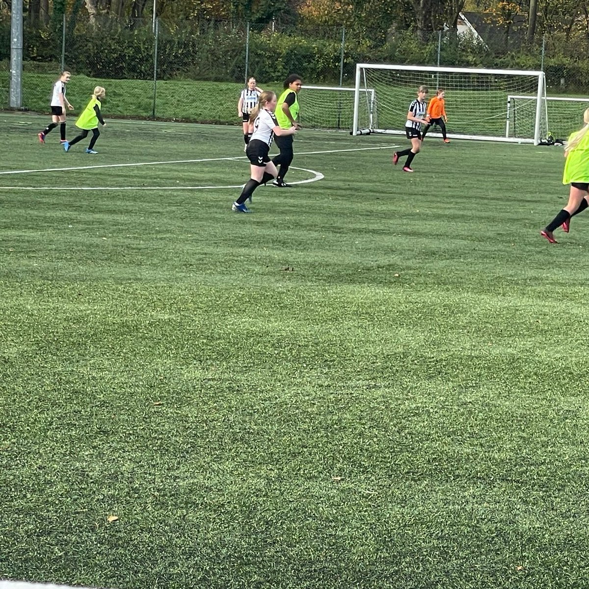 CumnockJunGirls's tweet photo. Our U12’s White headed to Cambusdoon in Ayr this morning. The girls fought really hard today, not their day,but great team work and communication resulted in a great performance non the less. ⚽️🐺🖤🤍🩵

#monthewolves https://t.co/6bGimq7tCf