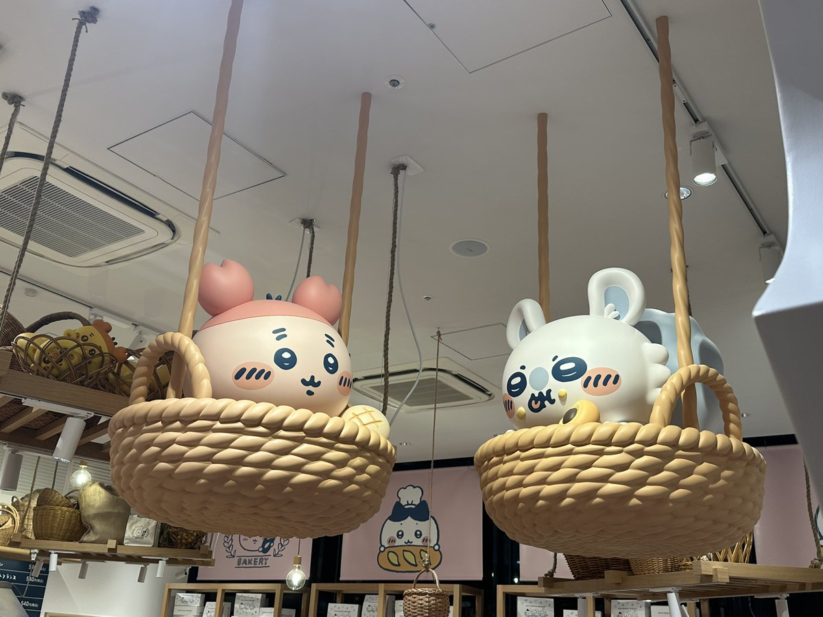 nyatcal_barter's tweet photo. 店内のディスプレイがとにかくかわいい💕 https://t.co/KGFB9ZkXTQ