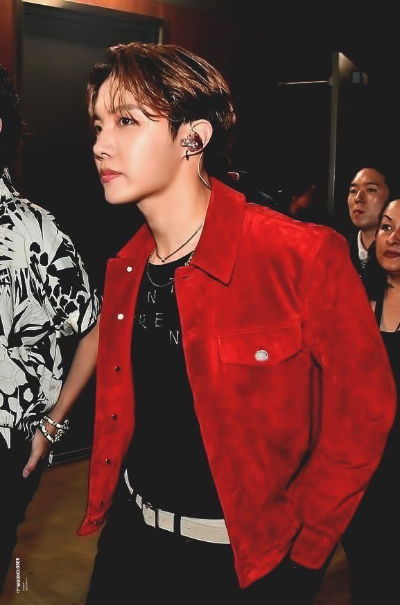 uarmyvibe's tweet photo. Happy Sunday, everyone!

Rt &amp; Reply
I vote #jhope for #2024MAMAVote📷 https://t.co/f2Ly52DNFp