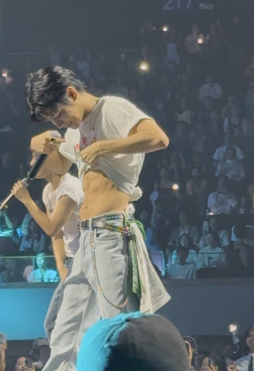 ANCHOR HIGH IN MOA ARENA

#AnchorHighInMoaArena
#HORI7ONDayTourConcert
#HORI7ON #호라이즌 
<a href="/HORI7ONofficial/">HORI7ONofficial</a>