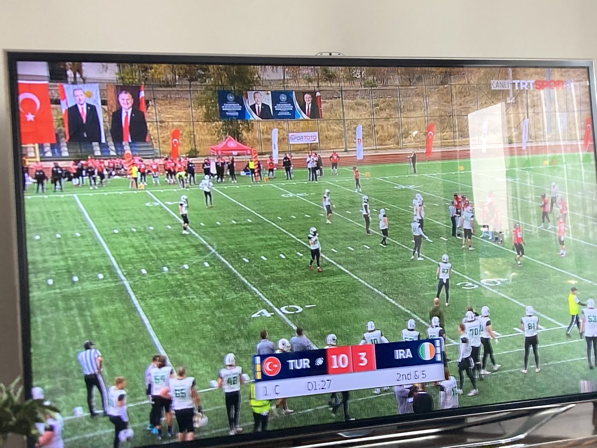 Trtsporyıldız’da şu an, Turkıye-Irlanda AMERIKAN FUTBOLU macı var. 

Fıkra bu kadar 😀😀