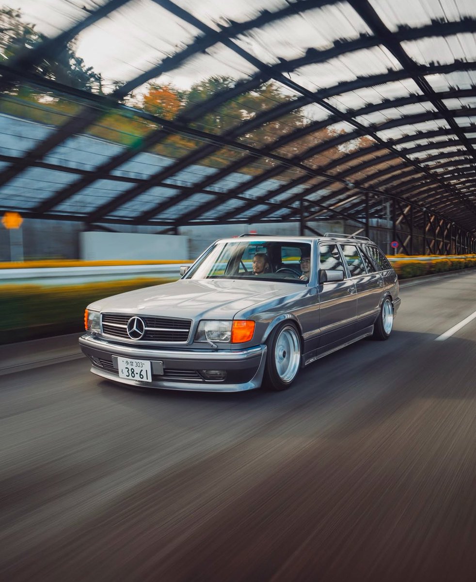 iamfarfrombasic's tweet photo. Class N’ Stance 

#farfrombasic #neverkickitbasic #benz #MercedesBenz #wagon #Sunday #Sundayfeeling https://t.co/1bRkiw6St4