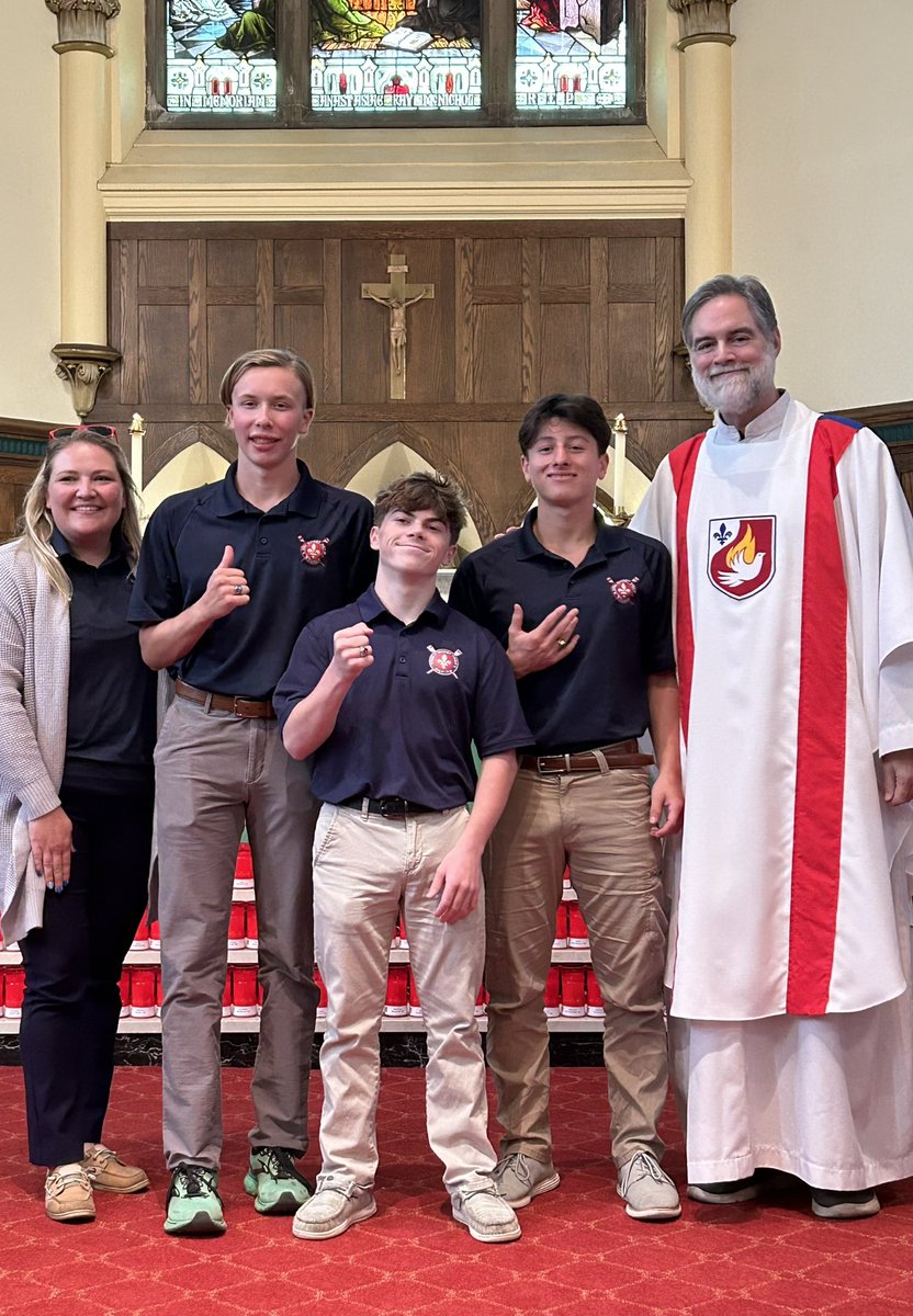 HGPRowing's tweet photo. @hgpathletics Team Mass, Junior ring ceremony and we’re off to Virginia! https://t.co/pedIGnrtn2