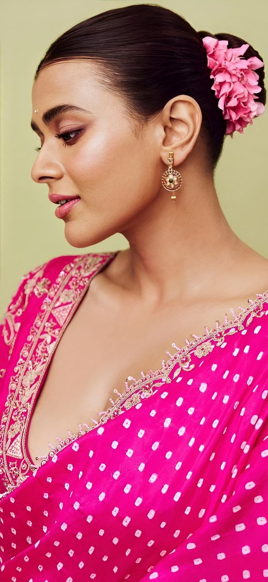 Actress_Club's tweet photo. 🎯 #HebahPatelThread  

#Bollywood #Actress #HebahPatel
 New Look @hebahpatel1 https://t.co/ANMF9Mr1P3