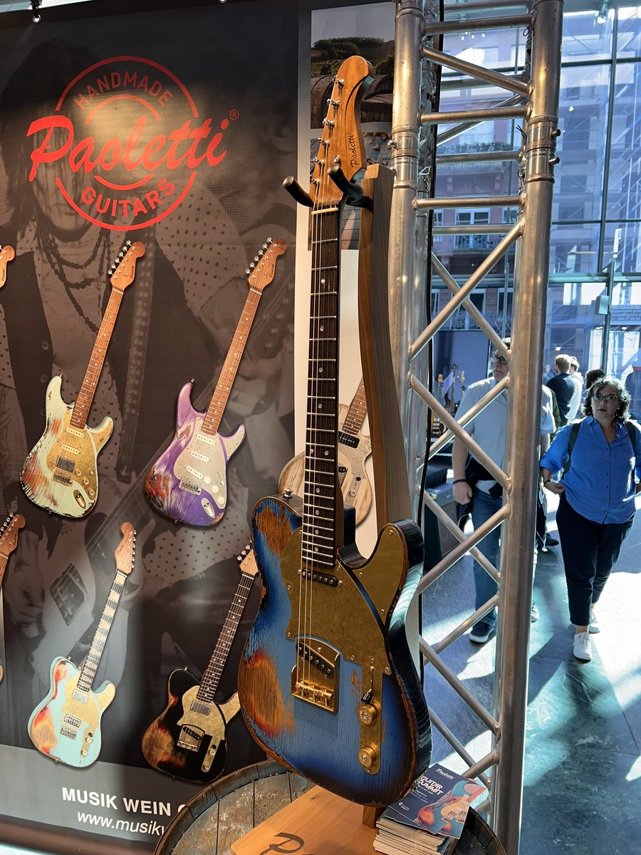 tonylaulesse's tweet photo. Paoletti guitars from Italy 🇮🇹🇮🇹🇮🇹 https://t.co/EQUs6dVJaW
