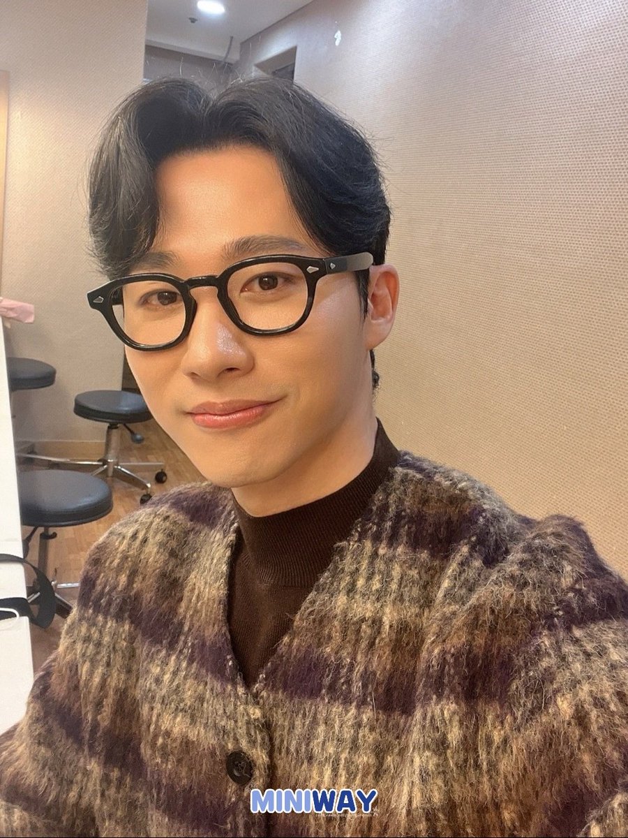 Knock! Knock! Knock!

히즈피아노 게스트로 오랜만에 인사를 전하는 배우님께서 가족분들께 안부를 전하고자 사진을 보내왔어요💌

11월 가을을 건강히 즐기고, 12월 3일 홍익대대학로아트센터에서 만나요💙