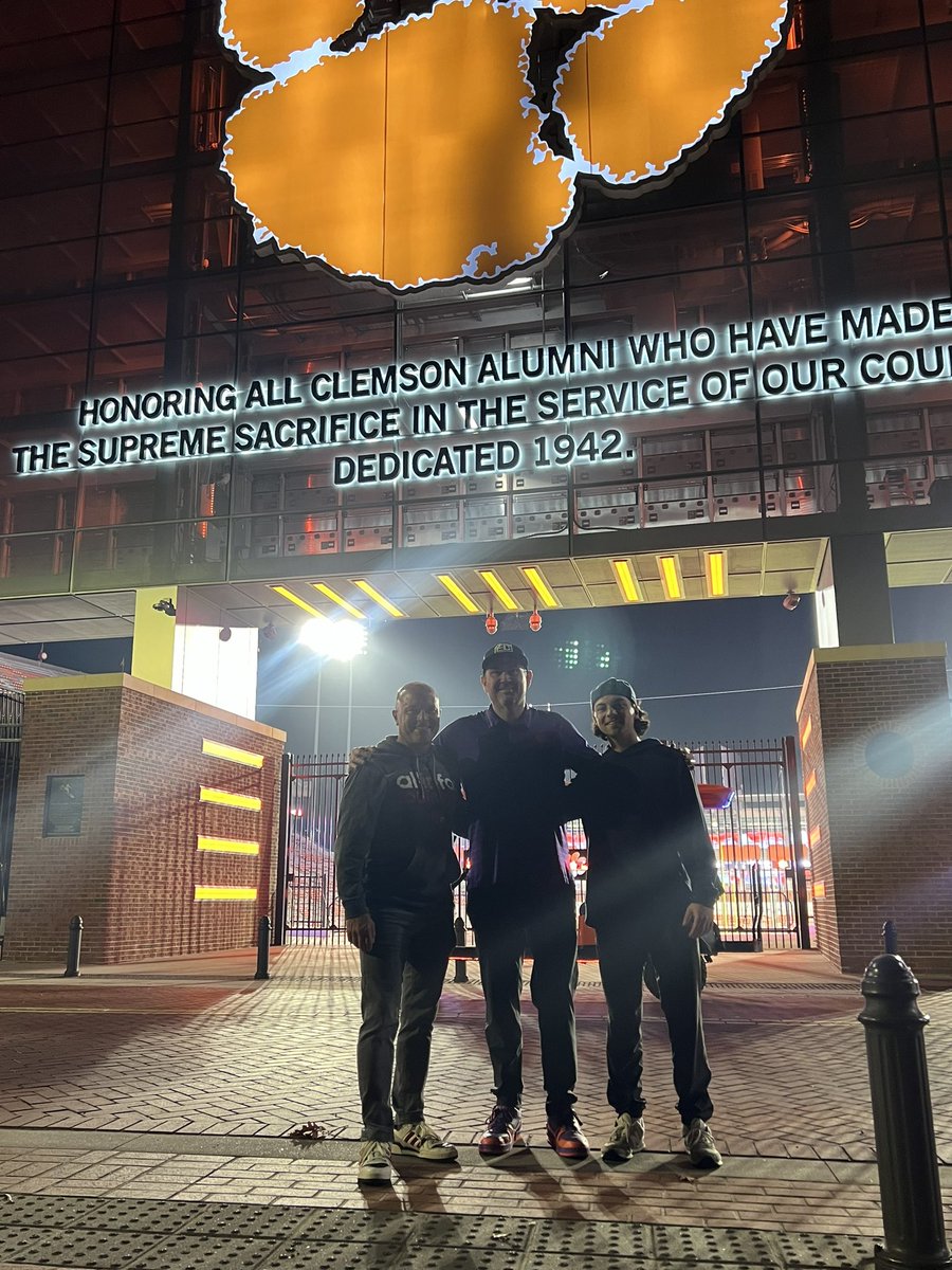 Aaron Flaker tweet media