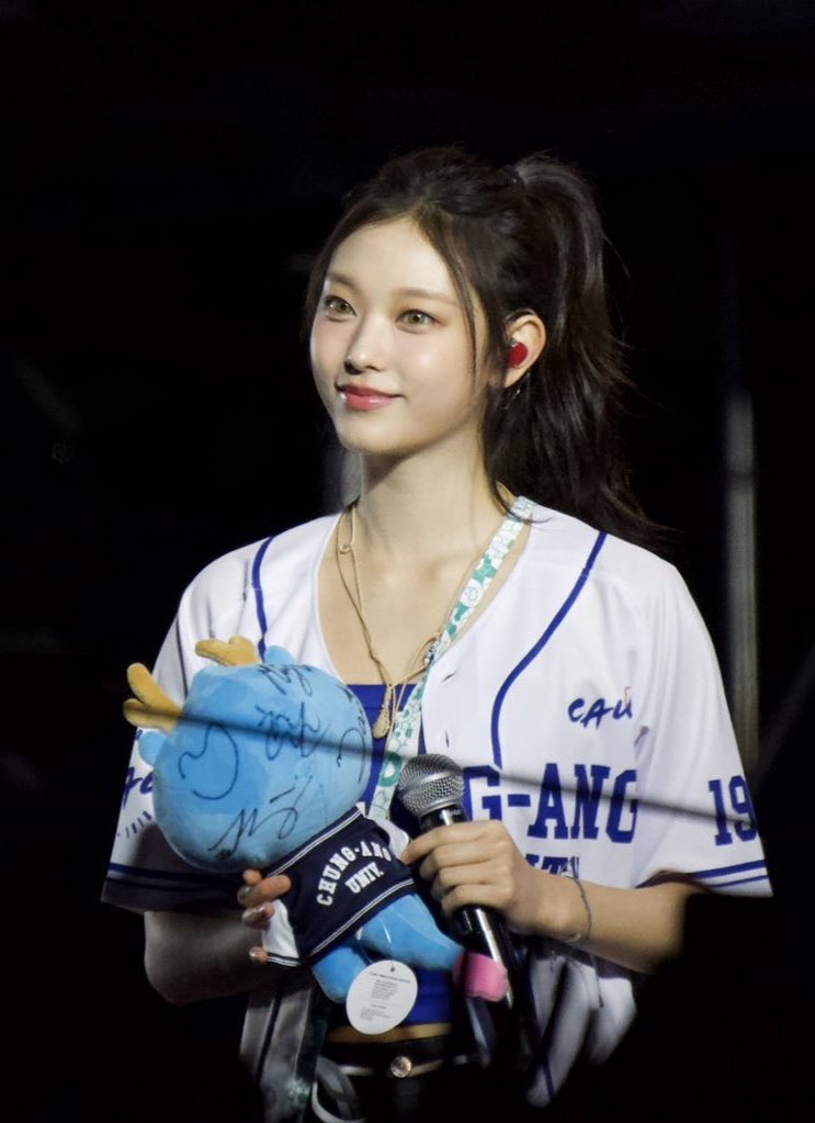 nessavis515's tweet photo. I mean-
How can someone look so fine like these two with their baseball outfit 🫠
•Haerin & Haruto•
#flyfairy #nessavis #HARUTO #하루토 #ハルト #HAERIN #뉴진스 #해린 #TREASURE #NewJeans #treajeans https://t.co/G7sqeaPOcL