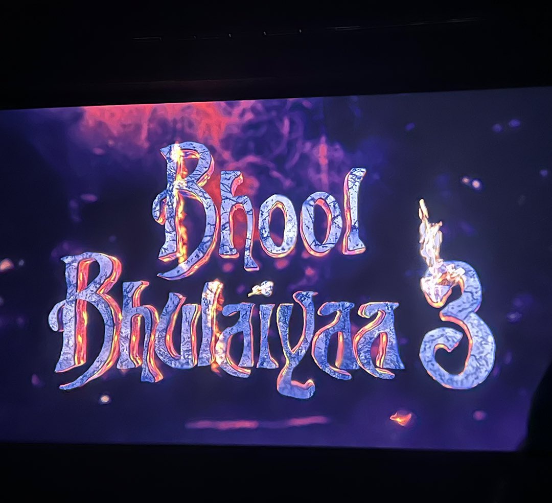 UnfilteredRehan's tweet photo. Watched #BhoolBhulaiyaa3 
One word - entertaining 🔥🔥🔥
#KartikAaryan shines as "Rooh Baba... Even better than before,#VidyaBalan is fantastic. She looks outstanding as "Monjulika... And ofc.. #MadhuriDixit mam. What an amazing performance 👏❤️ even her dance moves. paisa Wasul. https://t.co/hjAtkKYeap