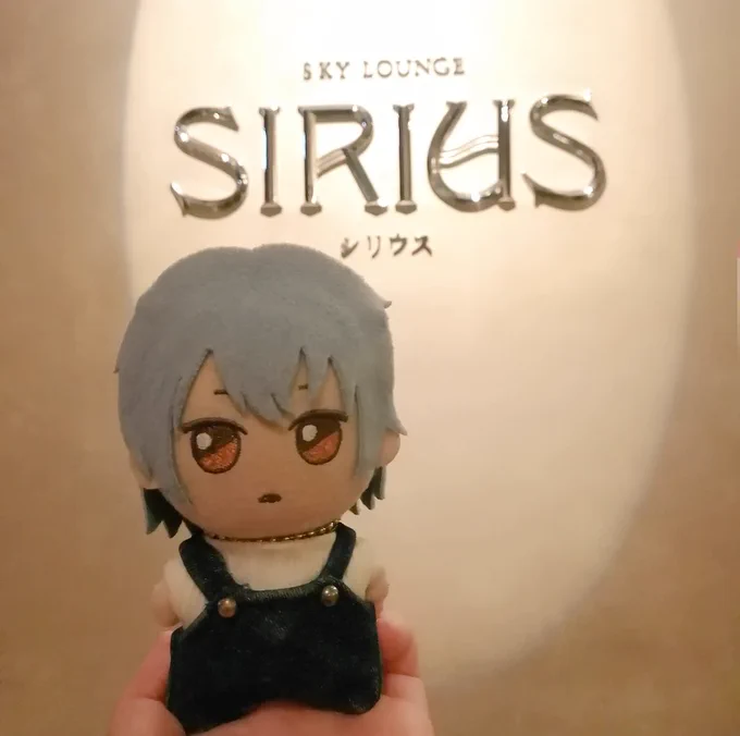 別ジャンルで推しの誕生日会に参加させて頂きました。主催様のご好意で、ねぬも少しだけ写真撮らせて頂きました。 ケーキ美味しかったね