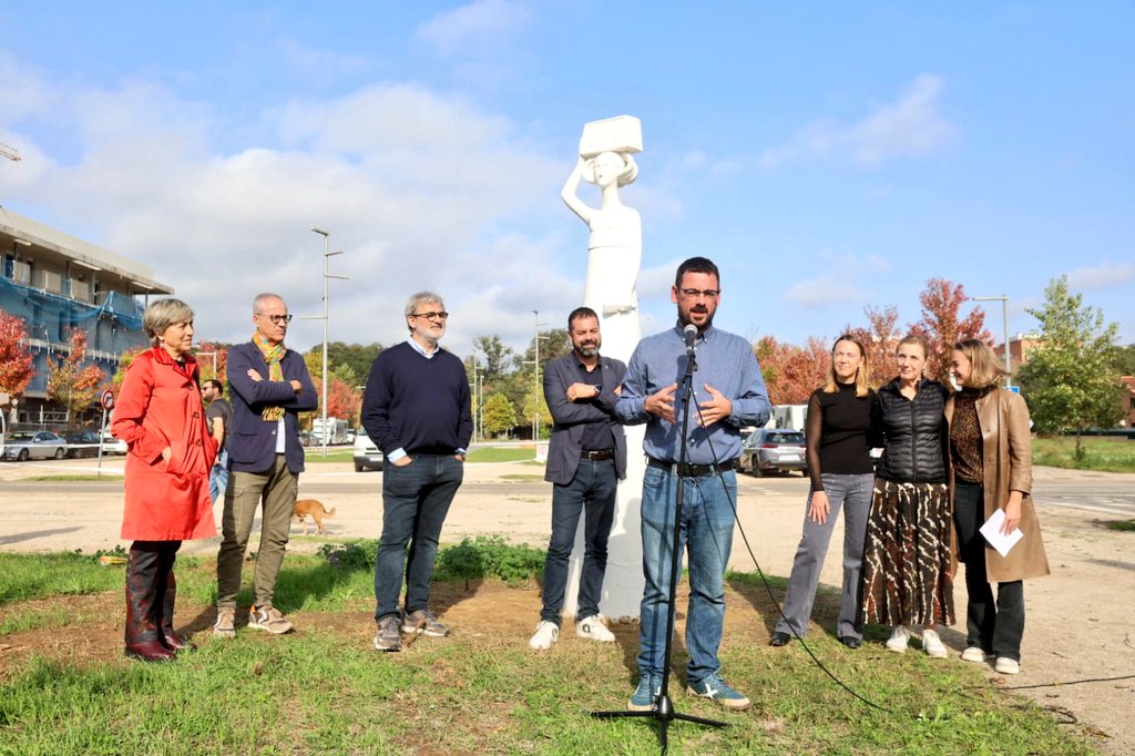 🎡☀️  L'últim dia de les Fires de Sant Narcís ha arrencat aquest matí amb diverses activitats! 

👨‍🦽Al parc Central, quarta Cursa Adaptada d’Infants i Joves. 

🧭 A les Hortes de Santa Eugènia, Cursa d’Orientació de Fires.

🥁 Des del parc del Migdia, XLIII Trobada de Gegants i