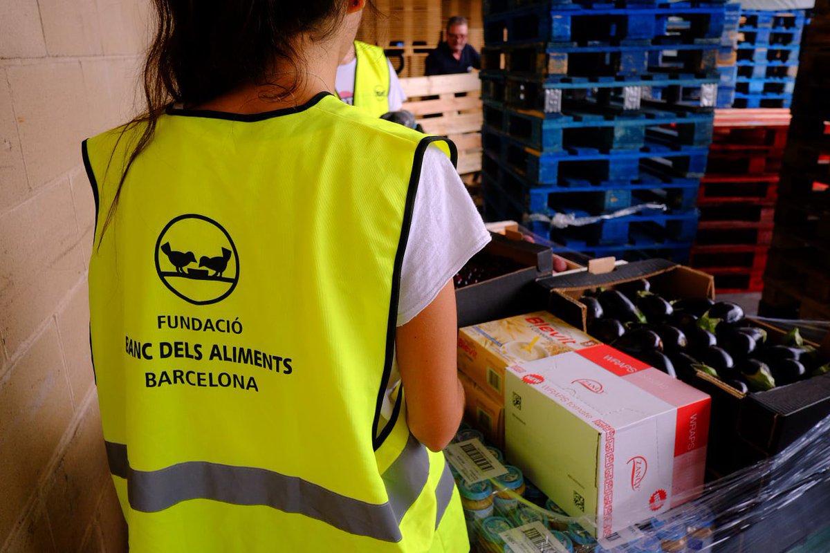 BibliotequesBCN (@bibliotequesbcn) on Twitter photo L’Ajuntament de Barcelona i el Banc dels Aliments de Barcelona inicien una recollida d’aliments i productes bàsics a les <a href="/BibliotequesBCN/">BibliotequesBCN</a> per als afectats per la DANA
📅 4 al 8/11
🏛️14 biblioteques 
ℹ️ajuntament.barcelona.cat/premsa/2024/11… L’Ajuntament de Barcelona i el Banc dels Aliments de Barcelona inicien una recollida d’aliments i productes bàsics a les <a href="/BibliotequesBCN/">BibliotequesBCN</a> per als afectats per la DANA
📅 4 al 8/11
🏛️14 biblioteques 
ℹ️ajuntament.barcelona.cat/premsa/2024/11…