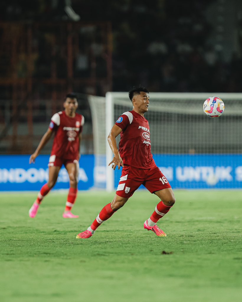 persisofficial's tweet image. Potret aksi Laskar Sambernyawa pada babak pertama. 📸🔴

#SaniaxPERSIS | #PERSISPSS