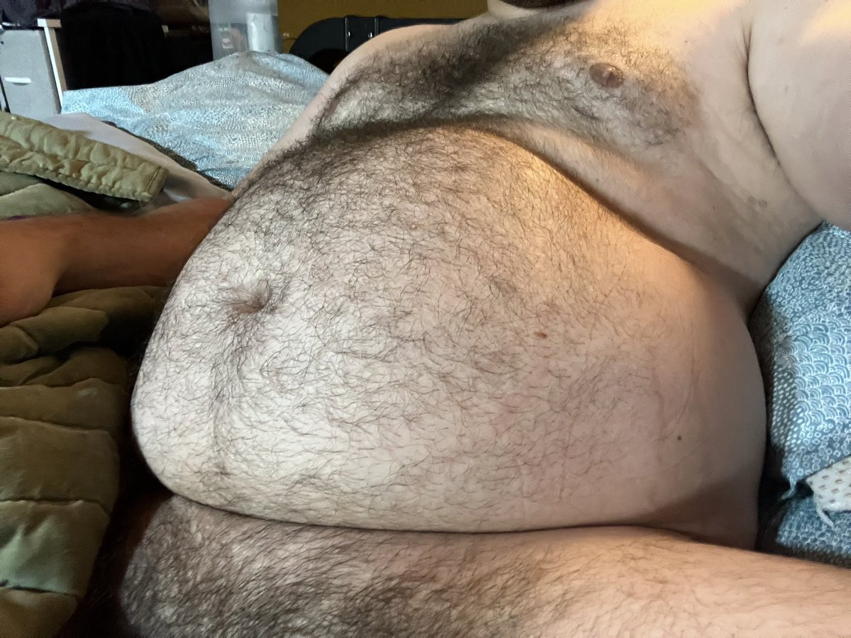 failedlion's tweet image. I require bellyrubs #gainer #fatfur