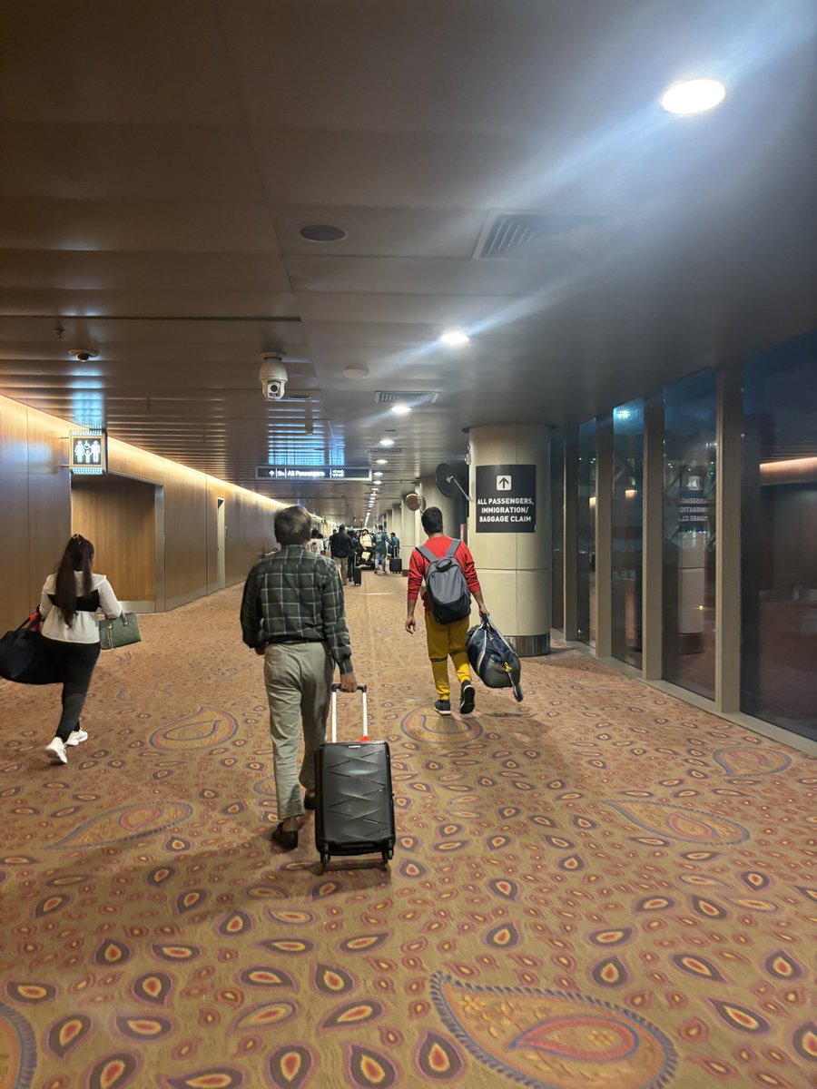 relationships end. friendships end. but you know what never ends? this mf carpet