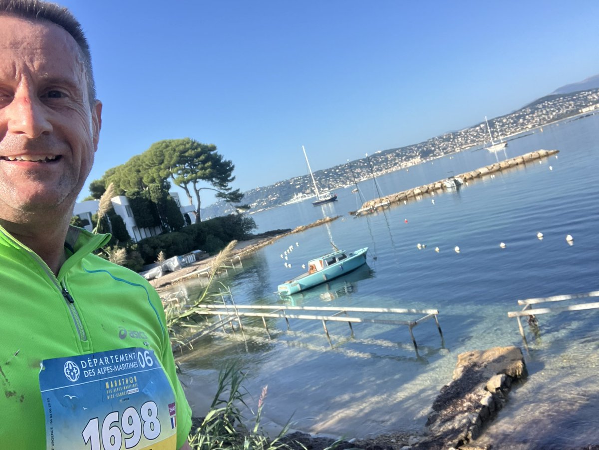 NFr21's tweet photo. Marathon Nice-Cannes @marathon_06 
Petit jogging le long de la promenade des Anglais 🏃🏽👍🏴󠁧󠁢󠁥󠁮󠁧󠁿 vers la Croisette de Cannes 🏁🏅🤗, tourisme en passant par Antibes et Golfe Juan🌴🌊⛵️🏖️ et petit bain à l’arrivée 💦🏊🏼‍♂️☀️ https://t.co/oMEWN4ozuy
