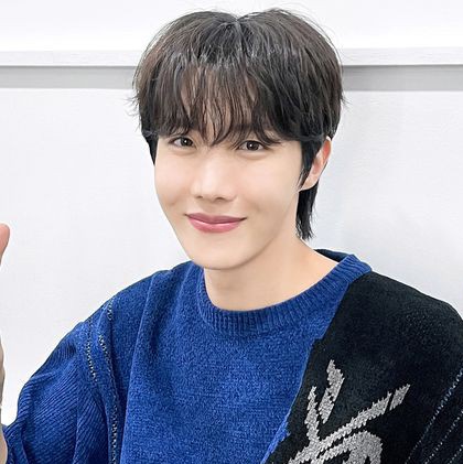 BANGT4NBEST's tweet photo. SI AÚN NO DEJAN SU VOTO DIARIO LO PUEDEN HACER AQUÍ, DANDO RT O COMENTANDO

+I vote for #jhope at #2024MAMAVOTE https://t.co/Gix9myAr00