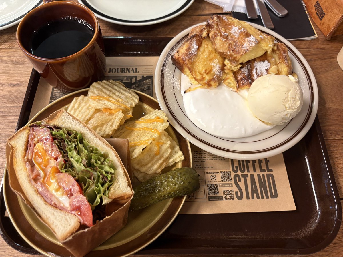 beedama_lab's tweet photo. 箕面市船場の

SQUARE FURNITURE COFFEE STANDさんの

BLTサンドウィッチ+フレンチトーストのセット1300円

味もボリュームも完璧👌✨

カフェ飯はボリュームが足りんというイメージを覆されるけしからんサイズ感🐷 https://t.co/ia37od7GBD