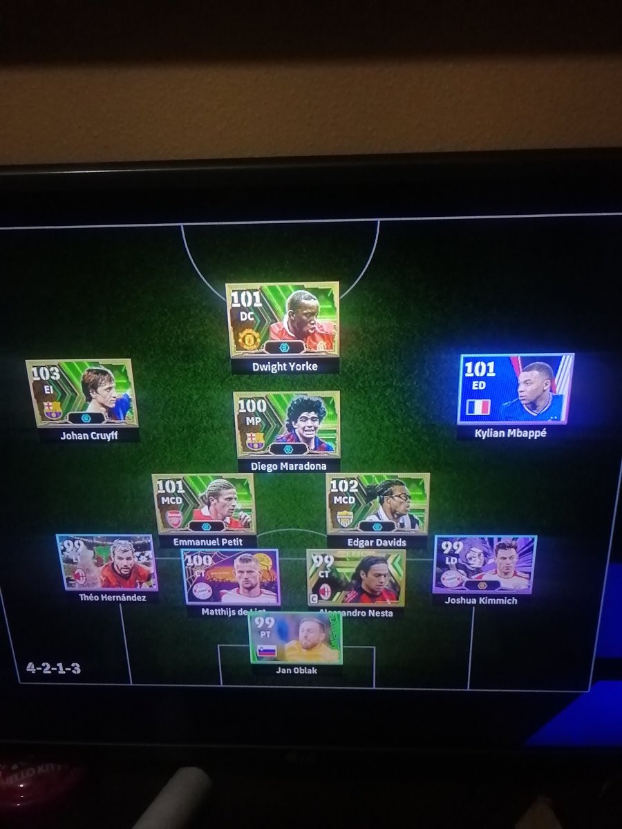 Como puede tener este portugués en 9 división ese equipo está haciendo trampas? <a href="/Juega_eFootball/">eFootball™️ Latam</a>