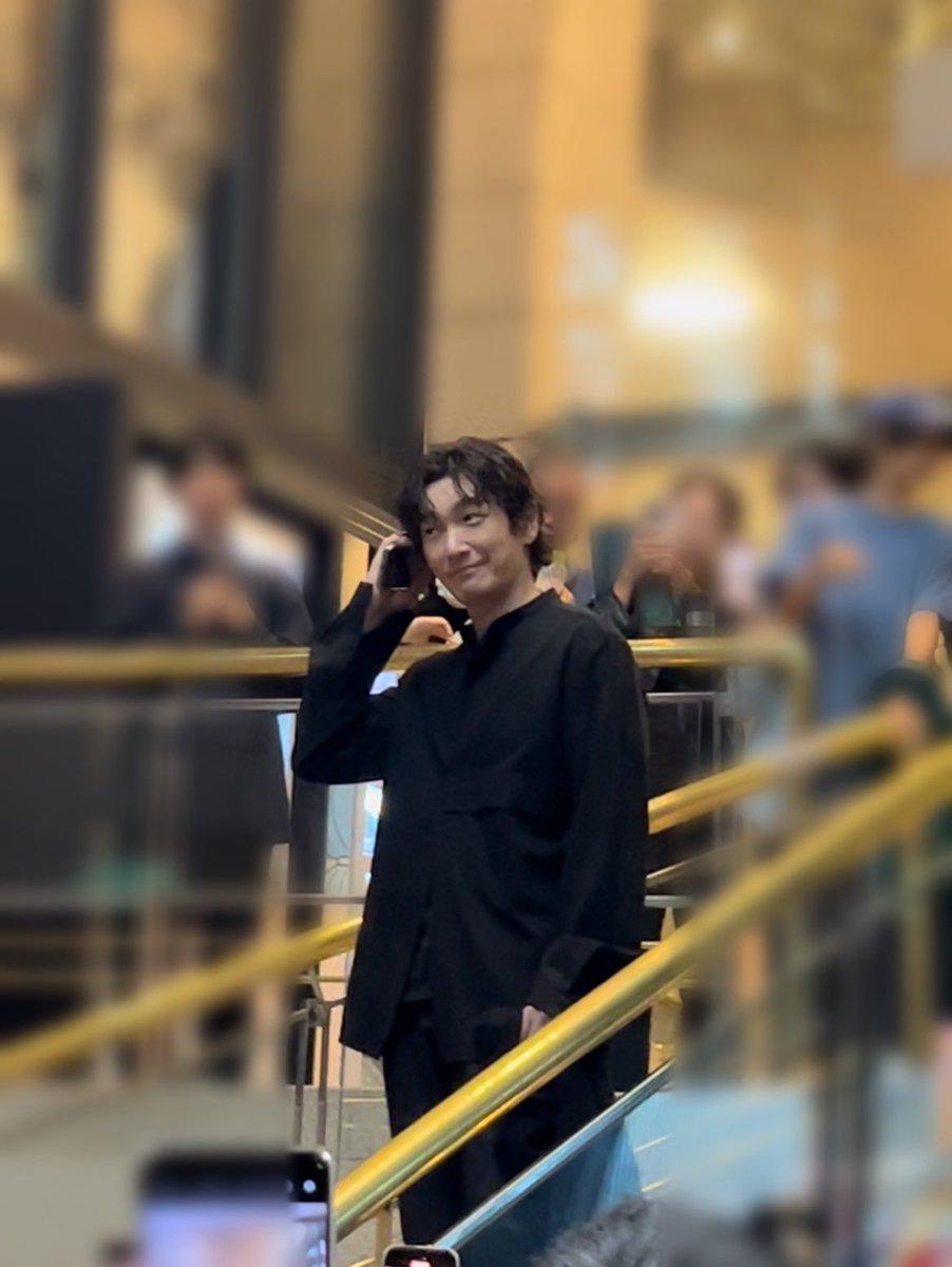 __Han_zo's tweet photo. 241103 햄릿 퇴근
오늘 착장 너무 예쁘다 https://t.co/t8ABsg4l82