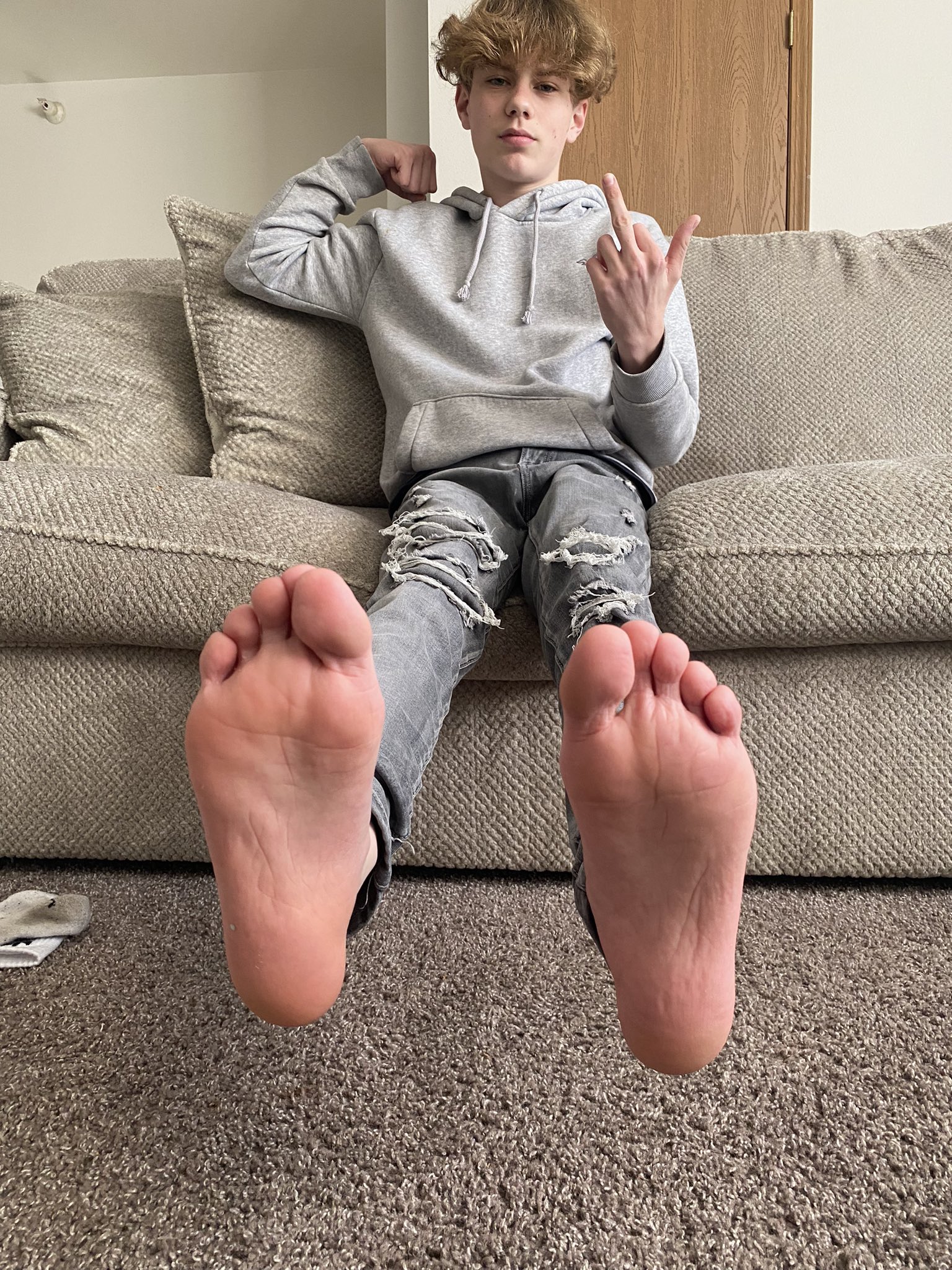 feet boys XユーザーのFeet male UAE 🇦🇪 Dubaiさん: 「Boy 👦🏼 feet 18 years old 🇮🇶💵  https://t.co/IYS6c5ysGN」 / X