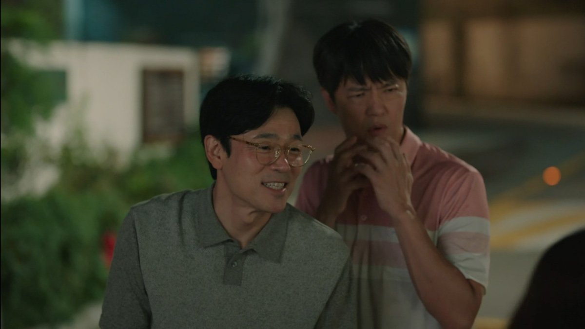 nyamn1346's tweet photo. 그 빡친 불어를 듣고 있는 최경종 표정 ㅋㅋㅋㅋ 좋아함 ㅋㅋㅋ 도랏나 https://t.co/XkBKAqj7JO