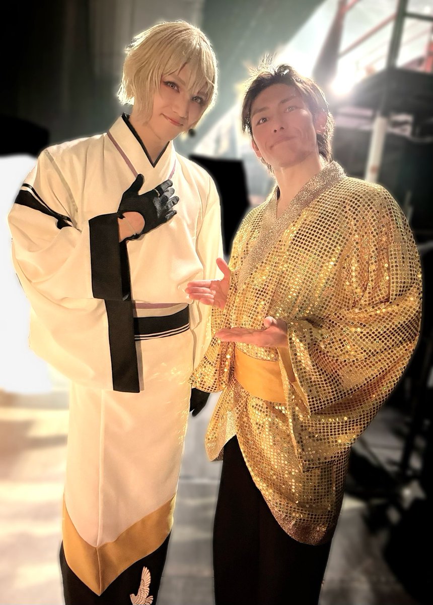 KAZUKI_MURANAKA's tweet photo. ミュージカル『刀剣乱舞』 
祝玖寿 乱舞音曲祭

愛知公演
ありがとうございました✨
とても熱い盛り上がりにパワーも頂き、大変感謝しています😊
お祭りは楽しいですよね♫

本丸に御帰還前に、
にこにこ優しい髭切さんと📷

#刀ミュ #乱舞音曲祭 https://t.co/xWiIu5mVb2