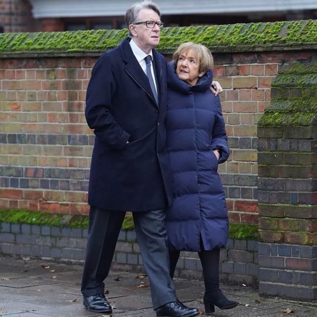 MsParaDoxy's tweet photo. @C4Dispatches Will there ever be a C4 Dispatches revealing the corrupt scandalous subversion of what passes for British democracy in the #LabourParty (as evidenced by the #LabourLeaks #ErgonHouse #FordeReport Al Jazeera #LabourFiles & #TheLobby exposés) 🤔 #CorbynWasRight #ItWasAScam https://t.co/URv4bu0Yks