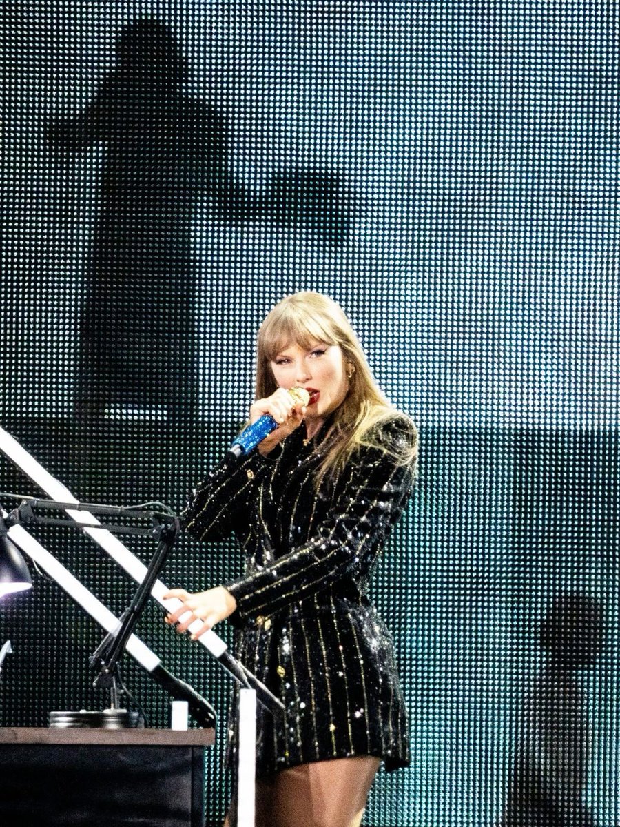 alefsversion's tweet photo. let’s do a voting chain, reply with #ARIASTAYLOR to everyone who replies https://t.co/IAWQdITjOY