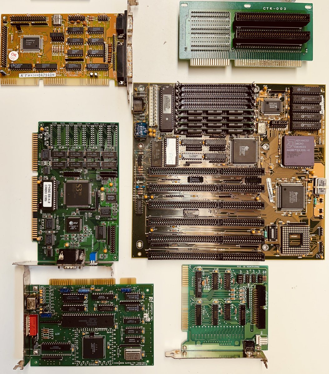 duke_cpu's tweet image. #RetroPC 
I never had a 386 system… so I picked one from the scrap yard!
Unfortunately, the #ESCOM vintage computer is in a very poor condition (and I don’t mean the yellowing of the drives). Heavy battery leakage spread to the memory and even ISA slots.

Will this ever work…
