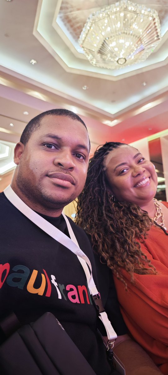 nuno_baio's tweet photo. Pausado com a minha líder Neuza Pinto
#finsummit https://t.co/qXvaYfnJKN