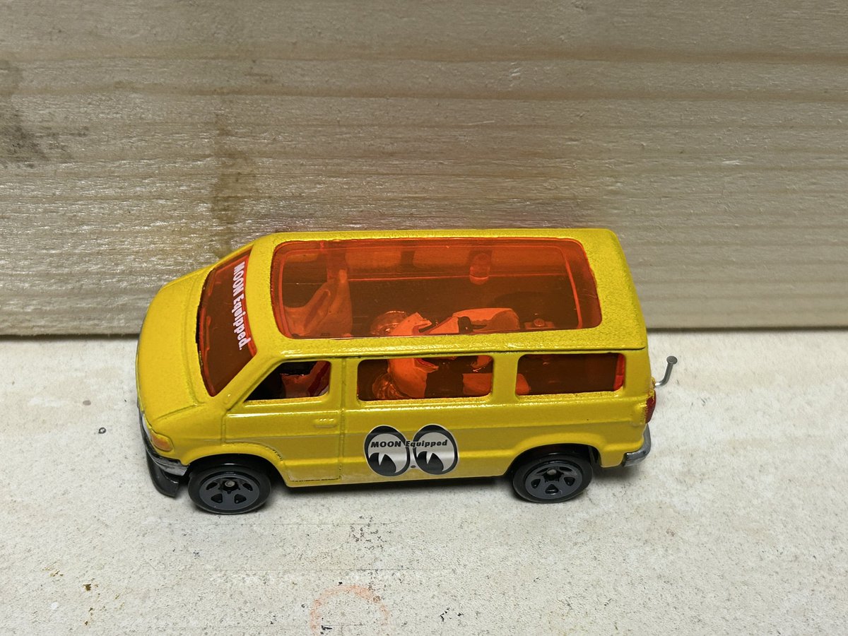porschegmbh's tweet photo. #ホットウィール  #HotWheels  #Dodge  #RAM #MOPER @stickyfrog_ @MOONEYESJP 
ダッヂラムバンをようやくリペイント https://t.co/8FF7yvmZ31
