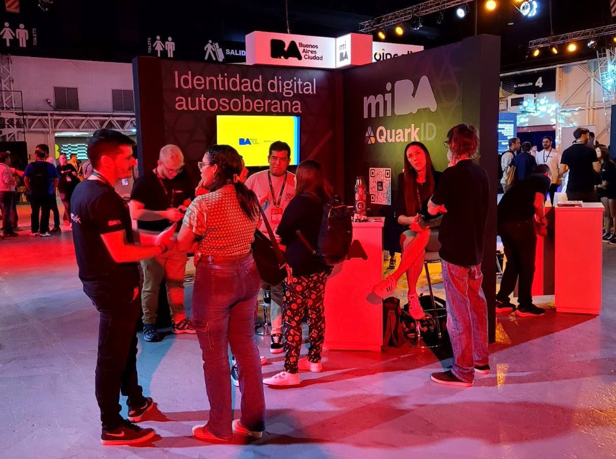 fernandezdiego's tweet photo. Un honor haber sido parte de la 12ª edición de @labitconf en el gran cierre de la #Tecweek en Buenos Aires 💥 @RodolfoBits 🙌🏻 https://t.co/WwbTARDDpW