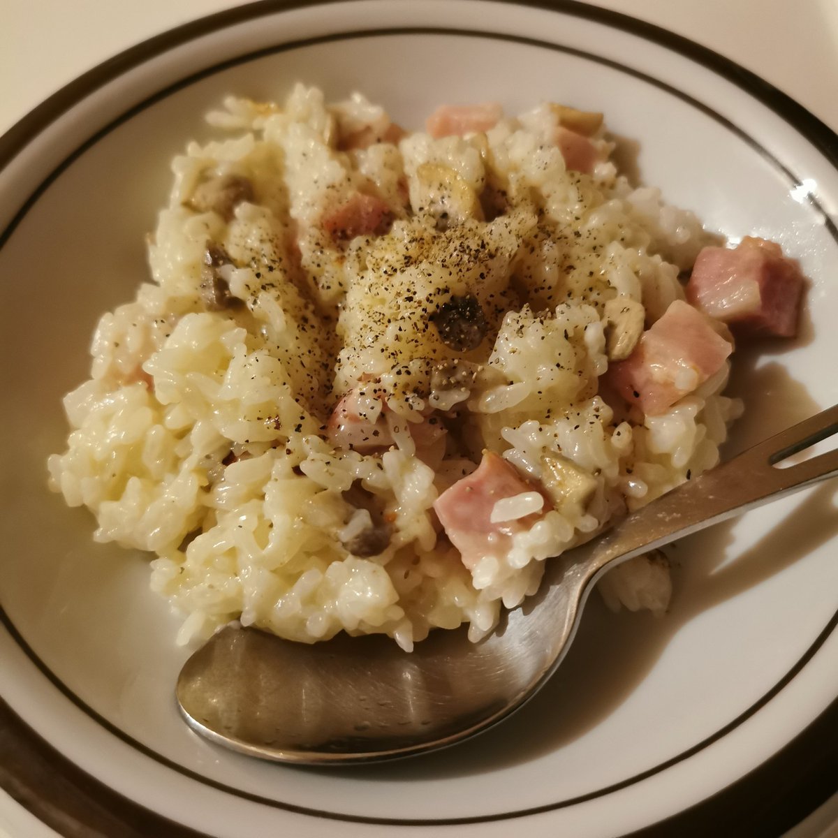 beo_'s tweet photo. 今日は、ご飯食べられたw
もっと時間に余裕持って行きたいけど、顔見るだけで癒される。
#BarCapri https://t.co/sQsH8XPugp