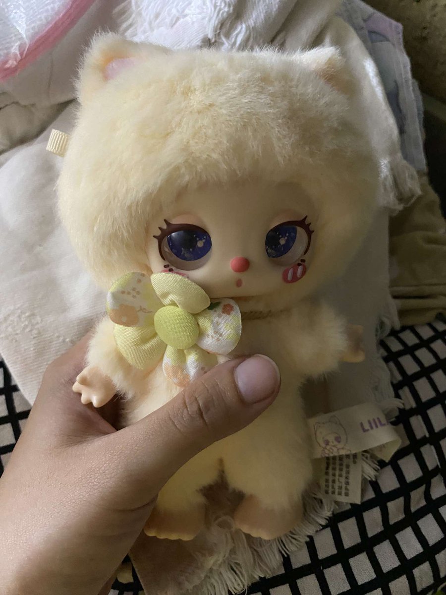 lovnayeony's tweet photo. WTS/LFB

liila lucky cat creamy banana v1
- 1,050
- open box, open foil
- in mint condition (binalik uli sa box and foil after iopen)
- can transact thru real acct

mop: gcash/seabank
mod: lalamove/jnt/ggx

t. wts lfb ph liila lucky cat version 1 v1 creamy banana https://t.co/g1vxtkJcmj