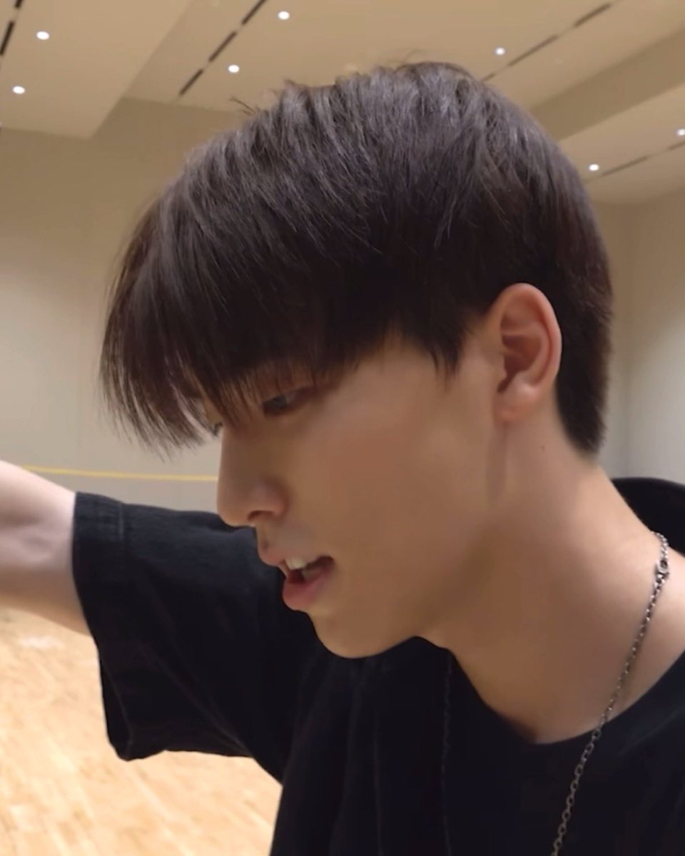 walkingonurmind's tweet photo. 너 지금 장난칠때가 아냐 중찬아. https://t.co/dNiulM6UIu