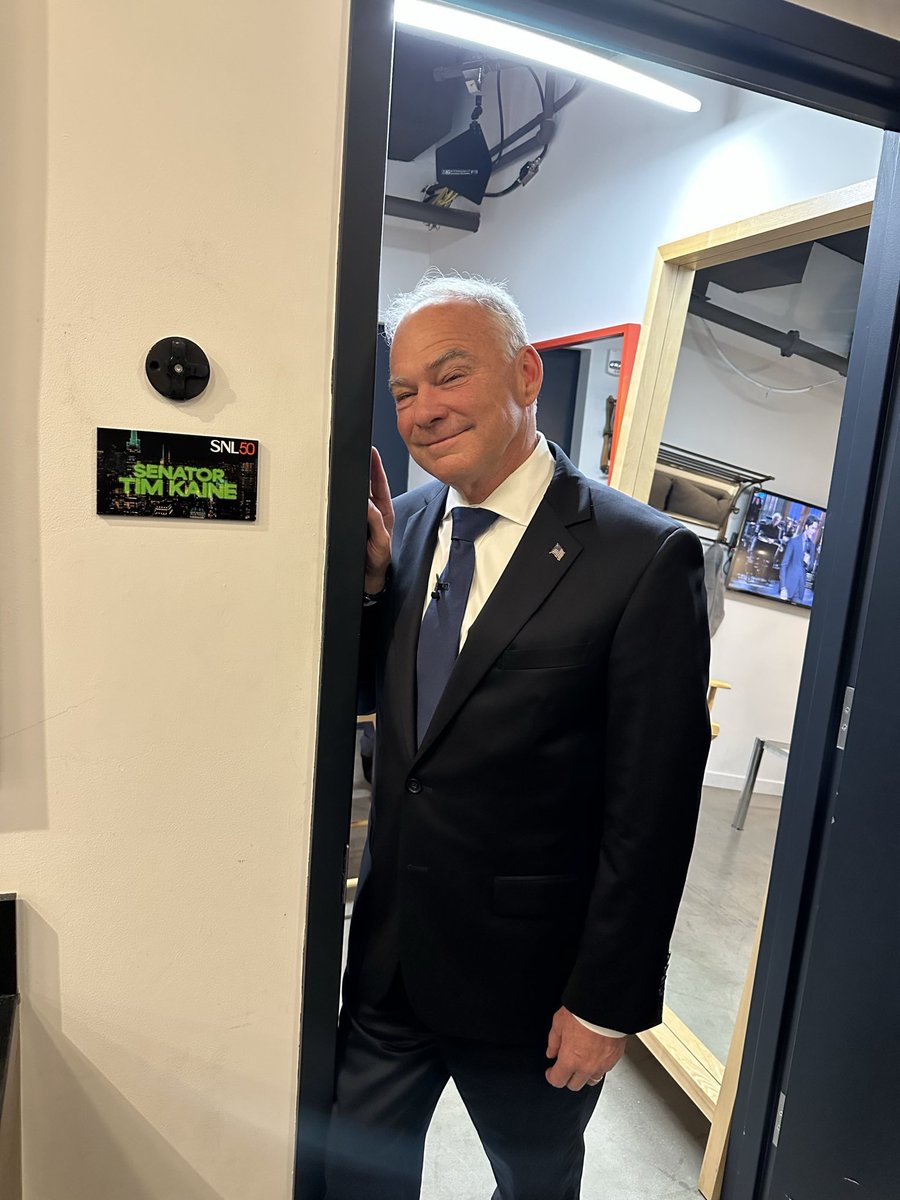 So @TimKaine is an amazing Senator and he’s for the jokes?! Virginia, we’ve got to send this man back to the Senate. VOTE!