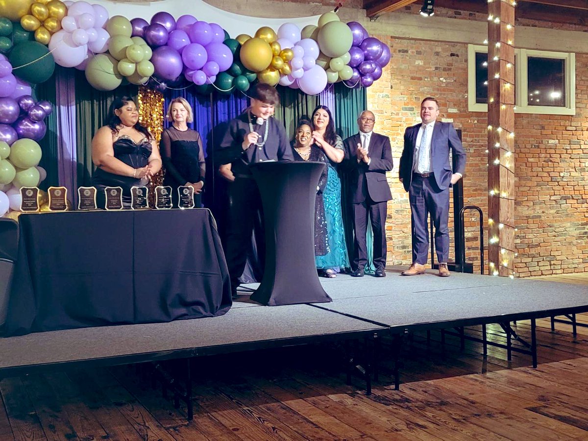 GCarrabineBryan's tweet image. Congratulations to our @BryanISD Student Ambassadors! Non-Profit Partner of the YEAR! #AlwaysReal #OfferingMore #WeAreBryanISD