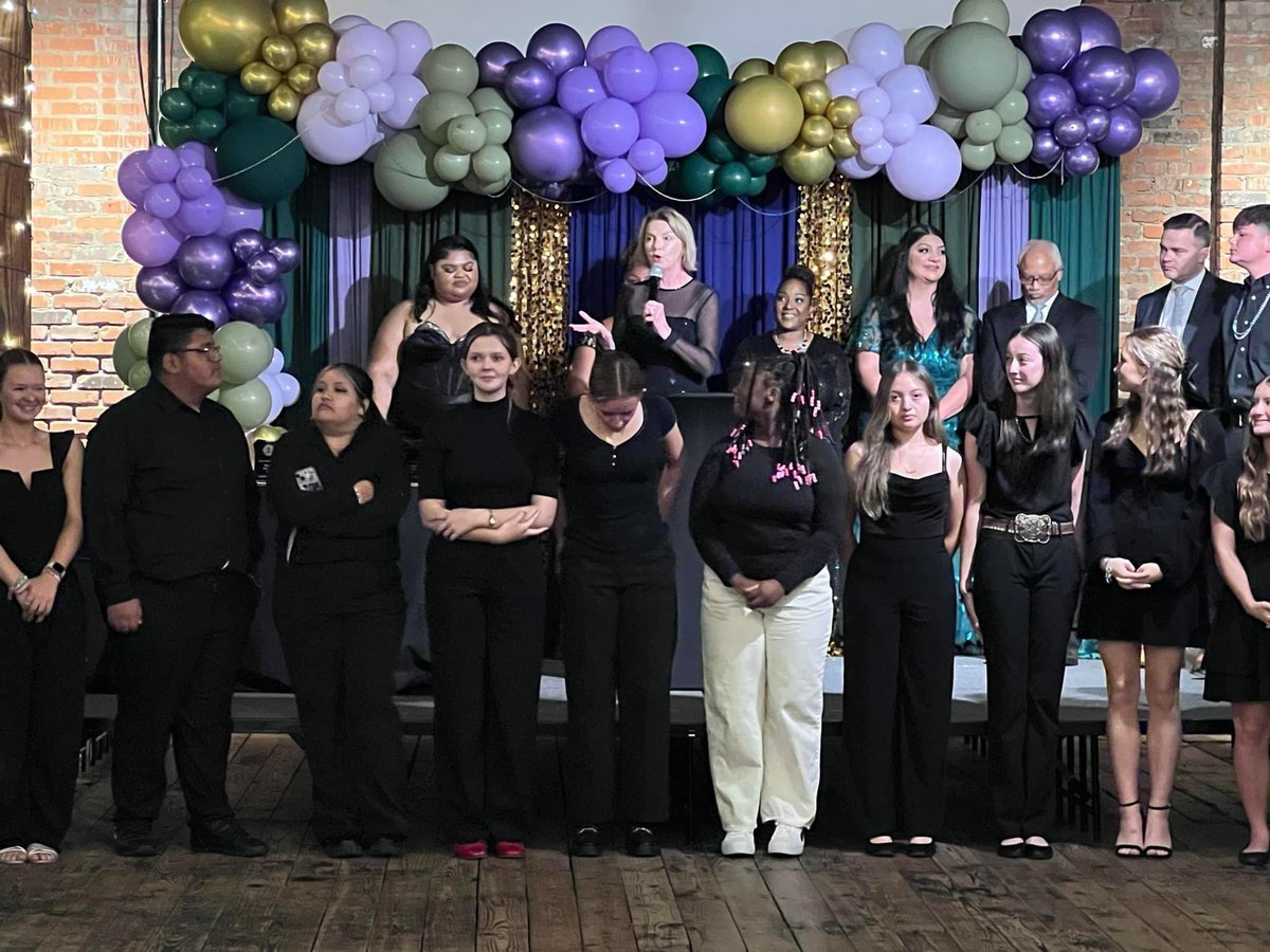 GCarrabineBryan's tweet image. Congratulations to our @BryanISD Student Ambassadors! Non-Profit Partner of the YEAR! #AlwaysReal #OfferingMore #WeAreBryanISD