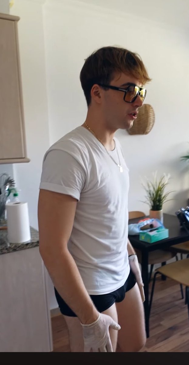 PLinfluencers's tweet photo. dupa Bartka Kubickiego w nowym odcinku genzie- piękny jest 
#gay #nudes #porn #viral https://t.co/mbzeQjdB6A