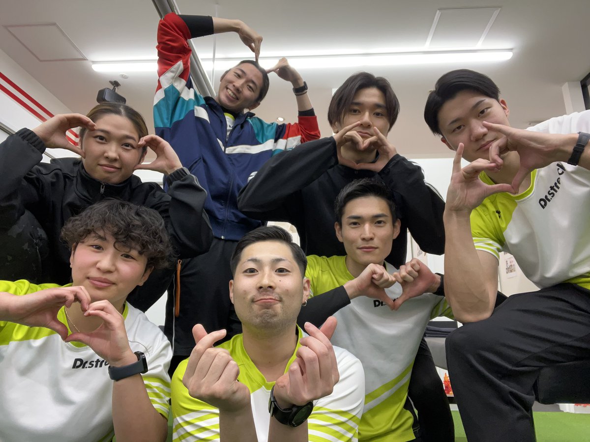 Rara21sht's tweet photo. お疲れ様です🔥
今日は長町店スタッフ7人揃って
営業することができました！！

夜には研修がありました！
知らなかった知識を得れる
良い時間でした‼️  
今後学んだ知識を活かし成長し、
宮城エリアを盛り上げいきます🔥

#ドクターストレッチ
#ララガーデン長町店　
#D1WGP 
#愛に溢れる店舗 https://t.co/zCdBWsKTH9