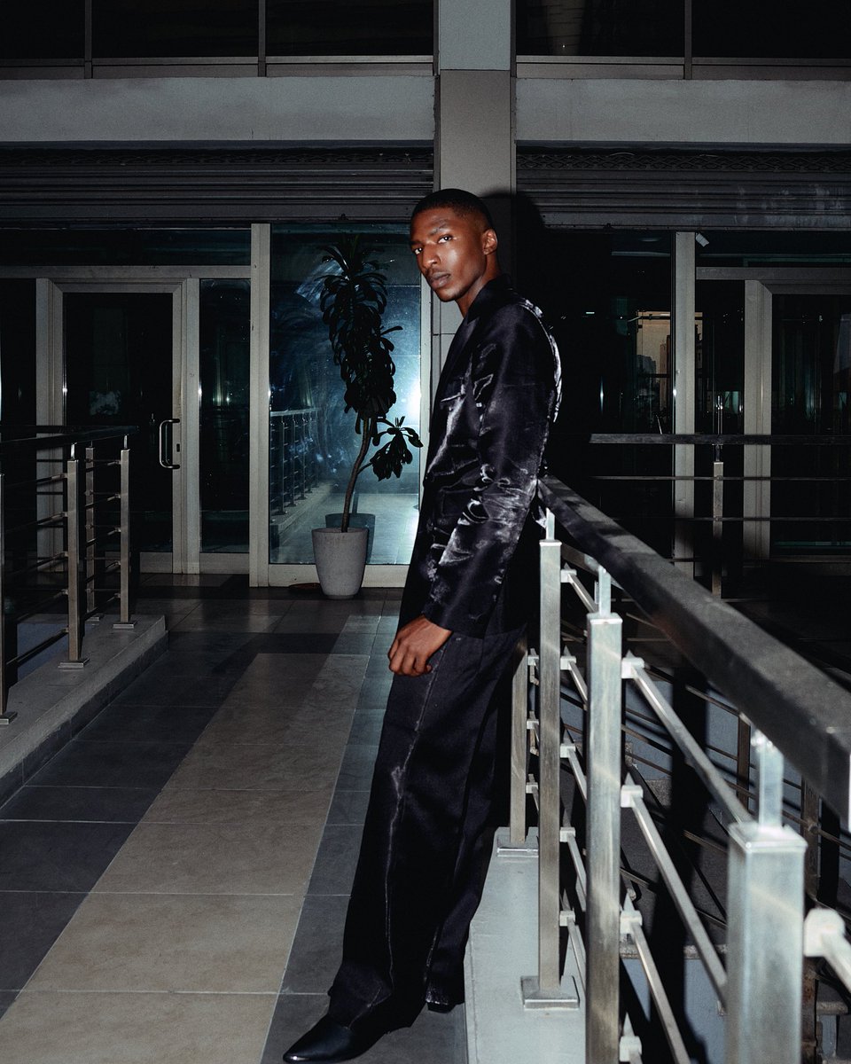 shamzgaruba's tweet photo. LIGHTS. CAMERA. NAIJA

Amazing night with @NetflixNaija 
Wearing T.I Nathan
Shot by @Ejionueme 

#netflix #shamzgaruba https://t.co/ykkJOsxqAc
