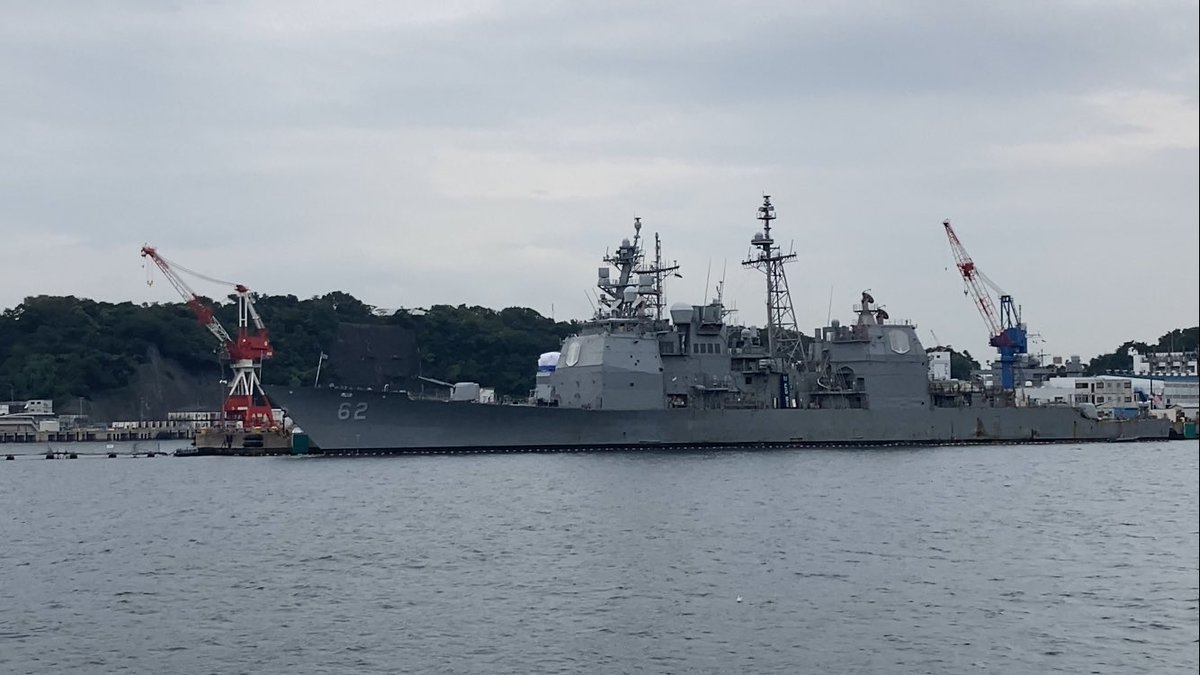 favorite_san's tweet photo. 先週の土曜日に行ってきた横須賀。米海軍の艦艇見れたの嬉しい！ https://t.co/AJU9SXo5na