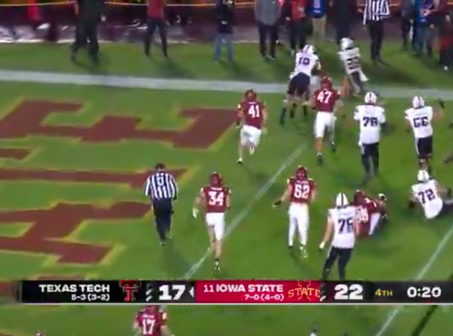 techntortillas's tweet image. Retweet to traumatize an Iowa State fan